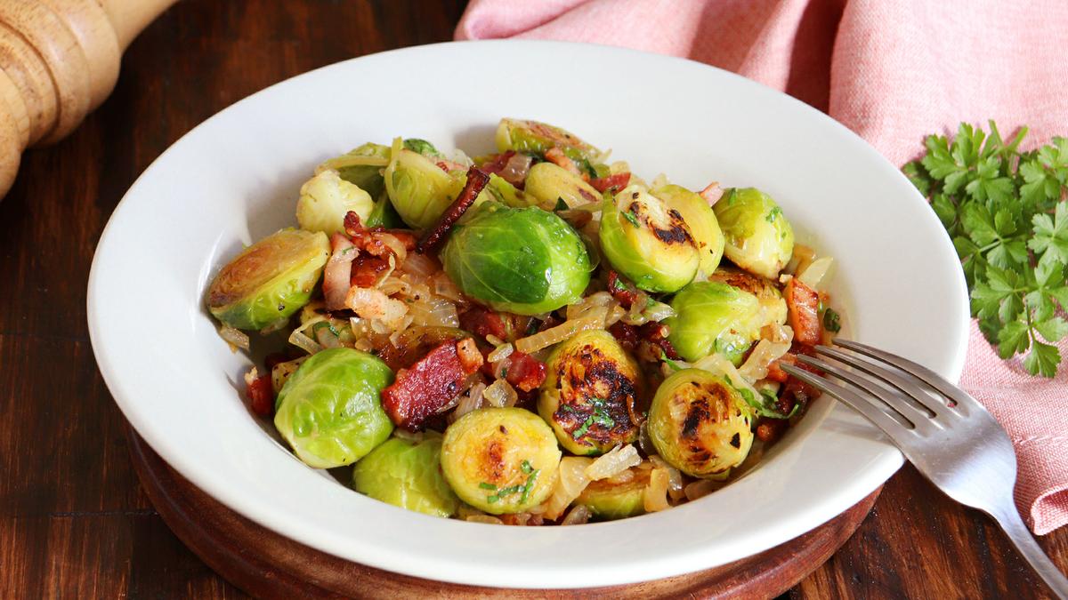 repollitos de bruselas coles panceta cebolla