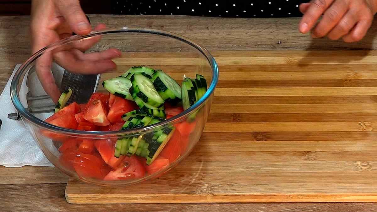 ENSALADA GRIEGA CON BERENJENAS, SALUDABLE Y DELICIOSA - Foto 5