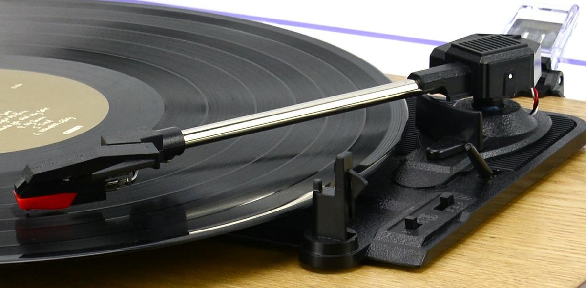 Brazo fonocaptor con 3 velocidades de lectura