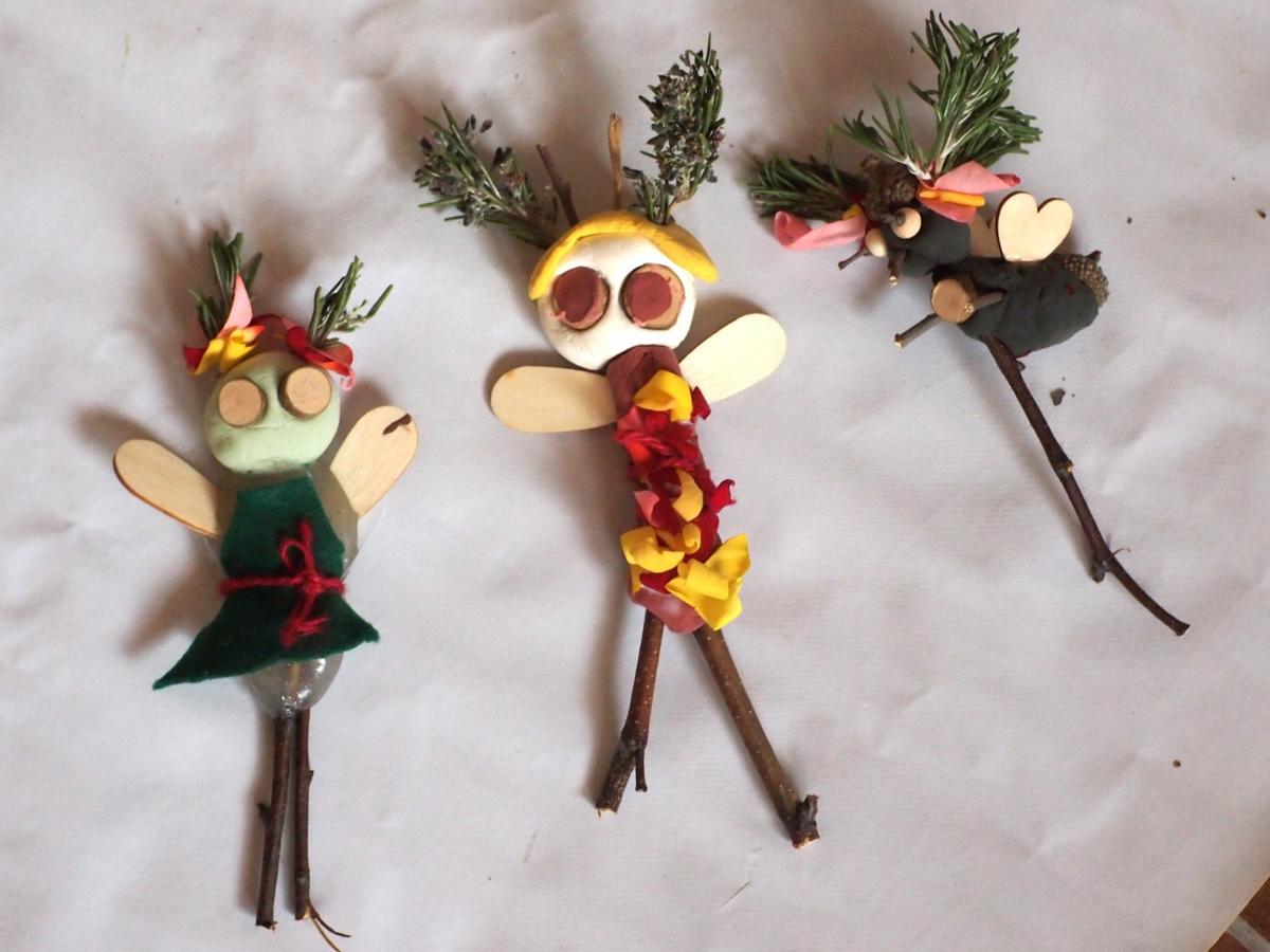 Muñequitos del bosque creado con la caja natre creative box de Zaida Mares y su método naturaleza creativa