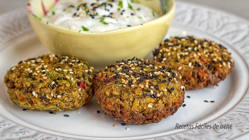 receta de falafel de lentejas con salsa de yogur
