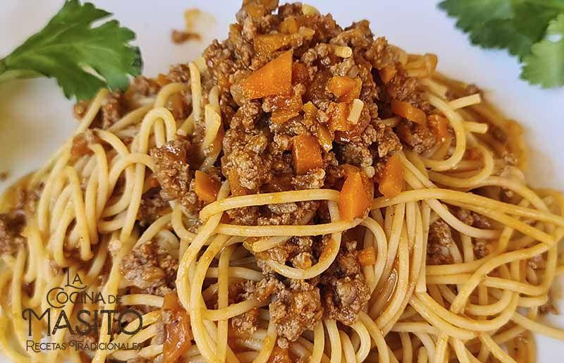 espaguetis a la boloñesa