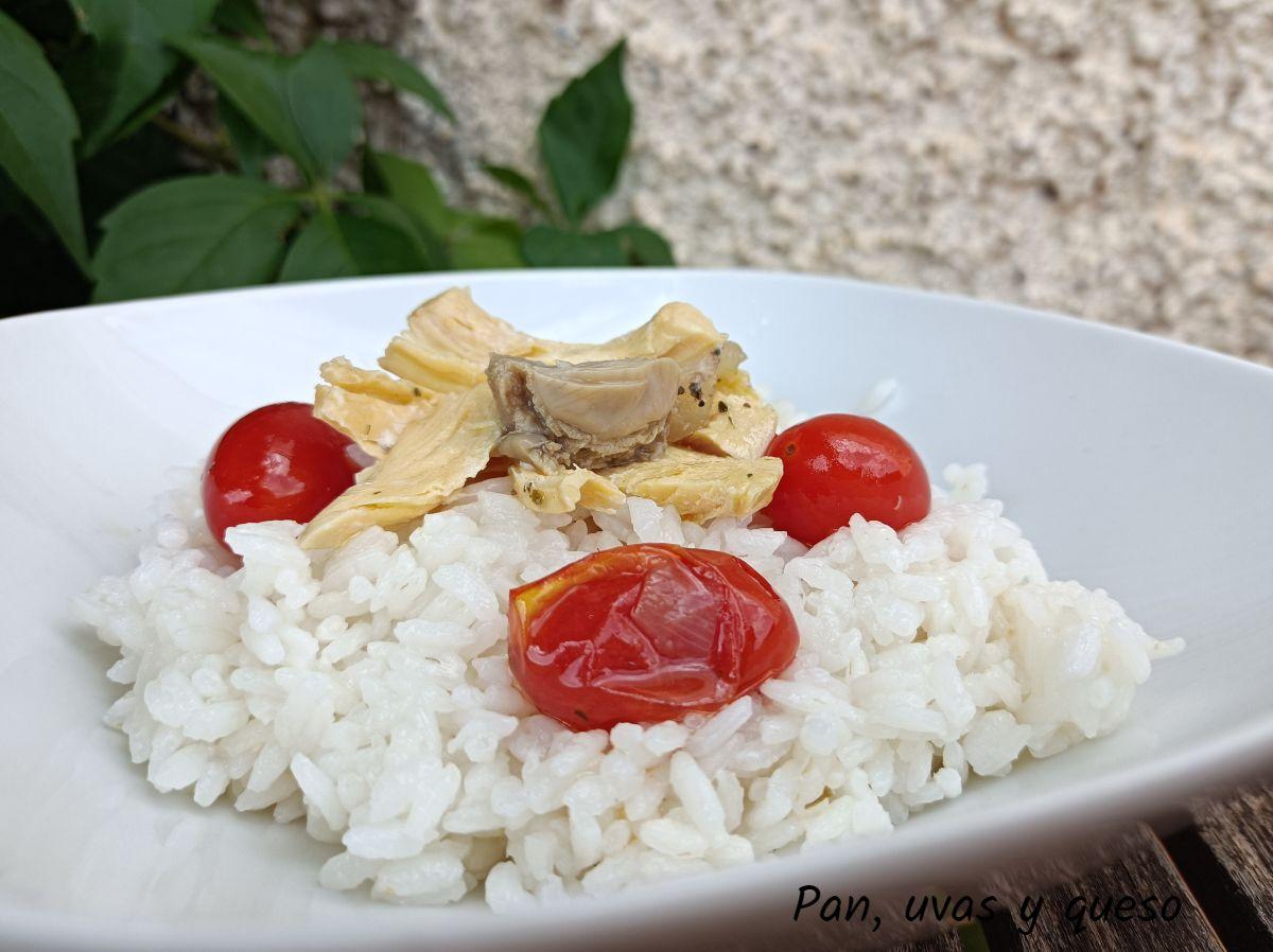 ensalada de arroz - pan uvas y queso