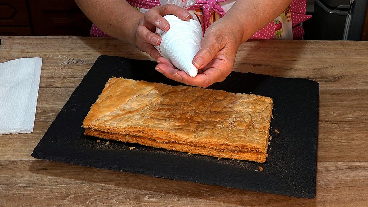 MILHOJAS DE HOJALDRE CON MERENGUE Y CABELLO DE ÁNGEL - Foto 10