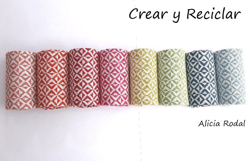 En este tutorial puedes ver como hacer un organizador vertical o Gancho, Colgador o Percha para tener tu ropa bien organizada y a mano. Diy.