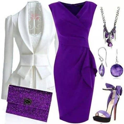 como combinar un vestido de fiesta morado