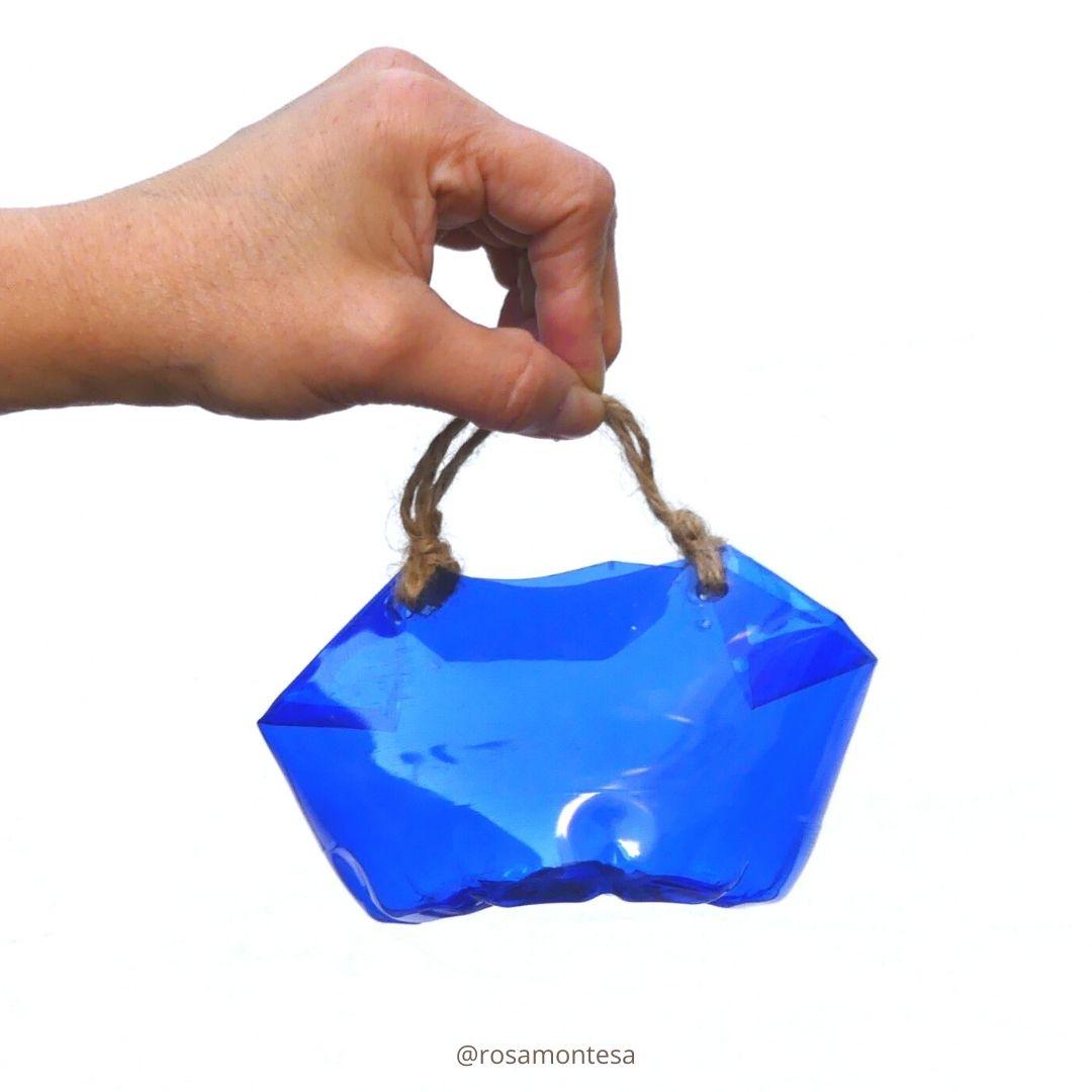 Capazos con botellas de plástico
