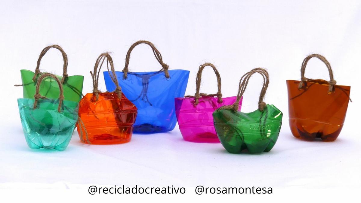Mini capazos reciclando botellas de plástico