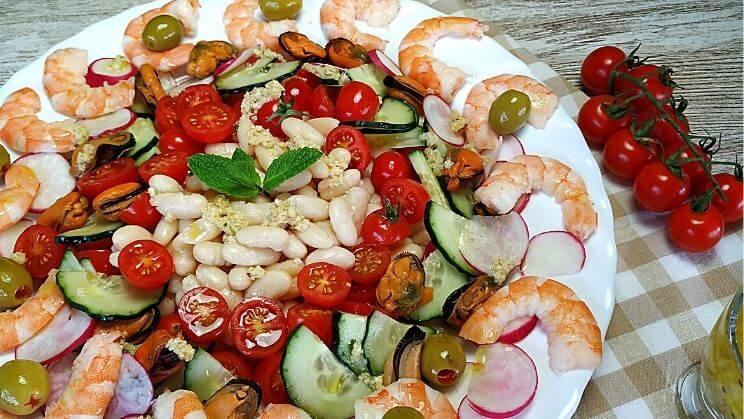 Ensalada de alubias y langostinos