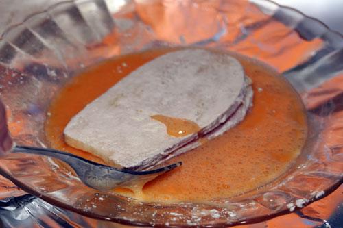 pasar-los-san-jacobo-de-berenjenas-por-huevo-batido