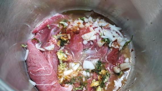 Echamos en el la olla el resto de los ingredientes