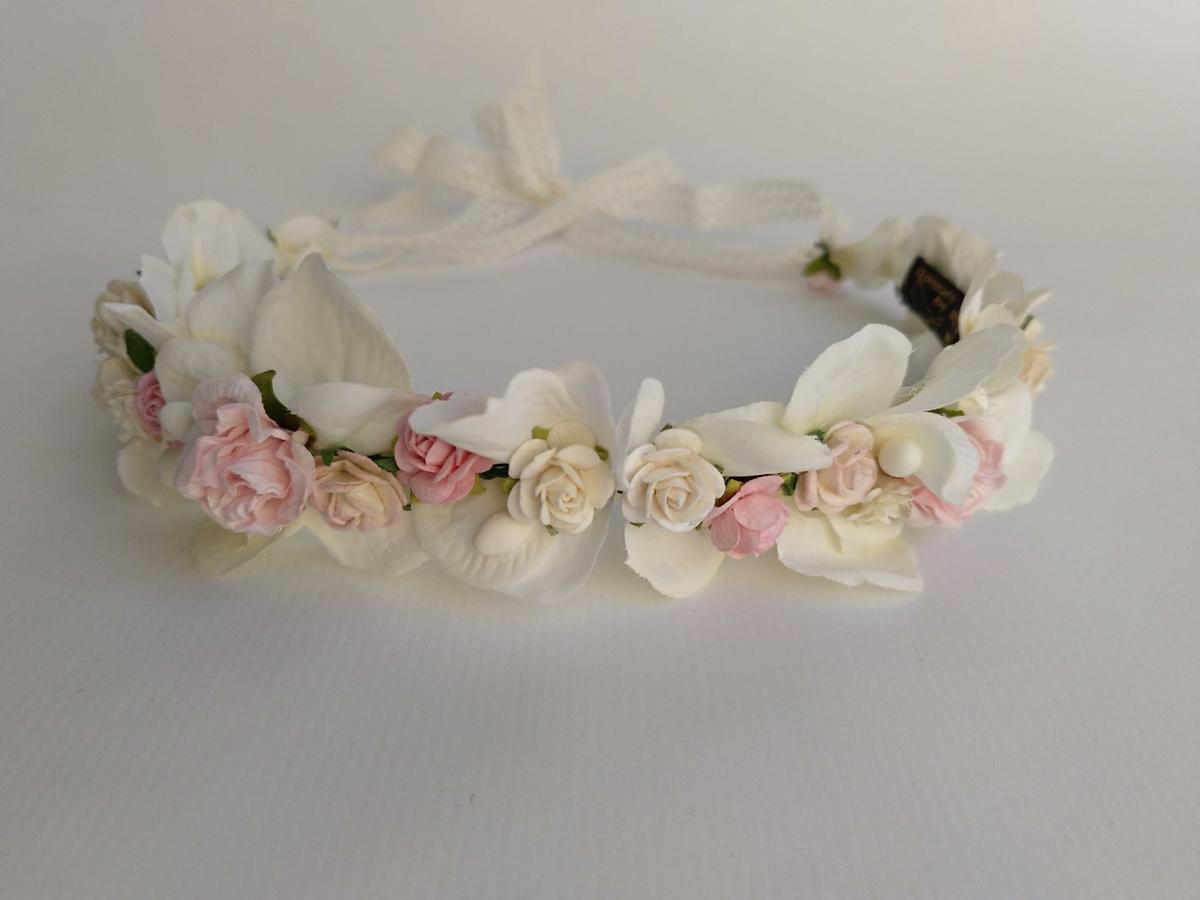 Corona floral rosa y blanco PANDORA