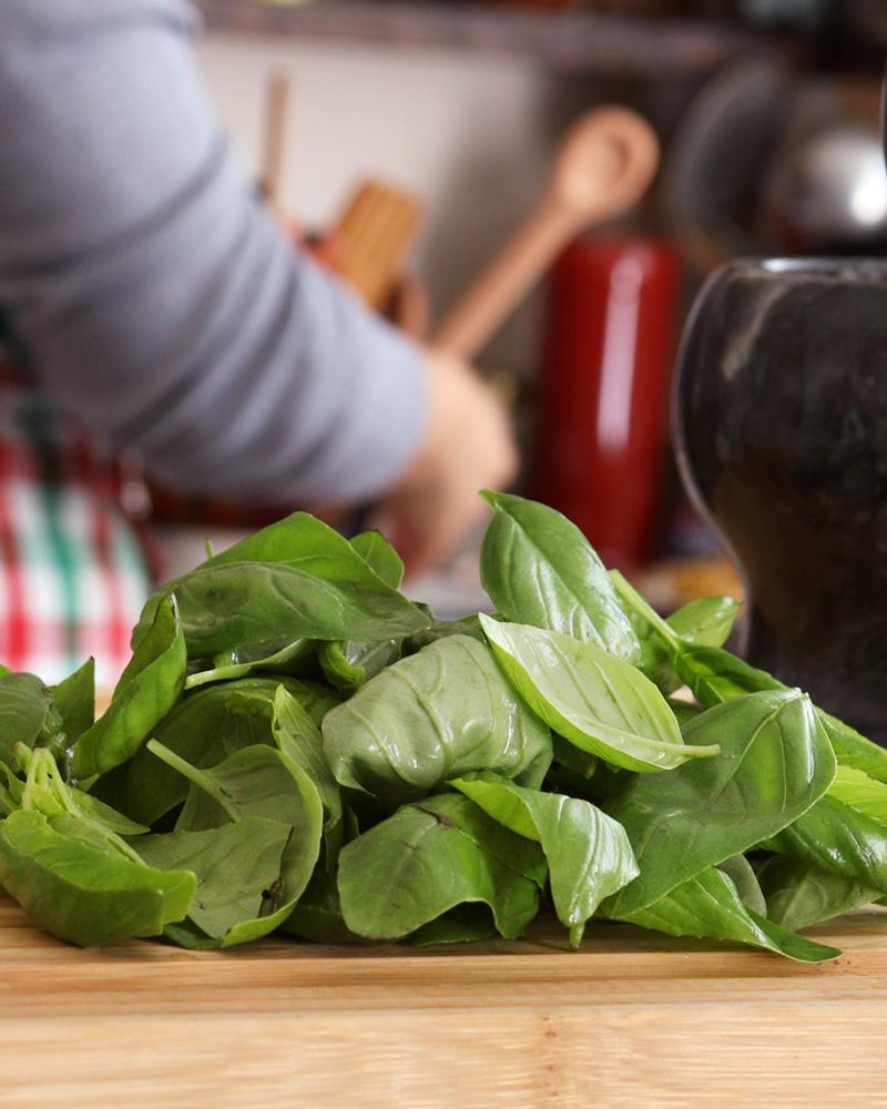 pesto genovese clasico original mortero albahaca