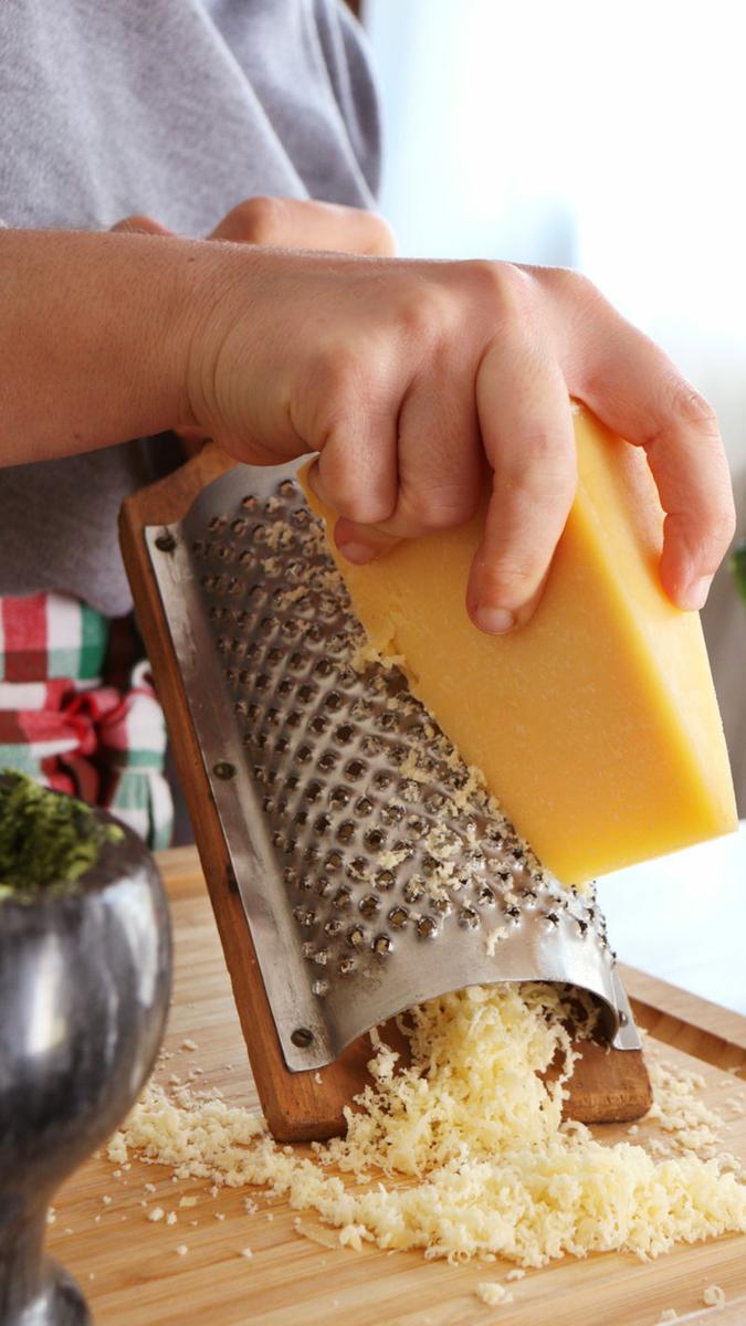 pesto genovese clasico original mortero albahaca