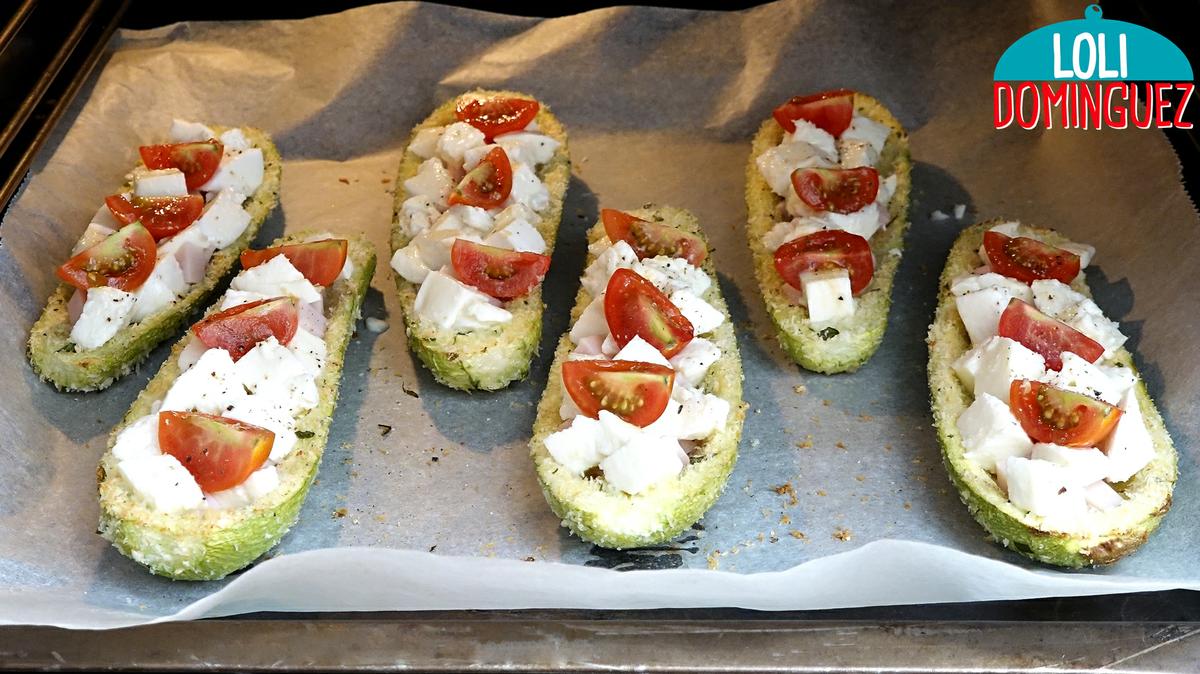 CALABACINES AL HORNO RELLENOS DE JAMÓN Y MOZZARELLA. Receta saludable y fácil, pero sobre todo deliciosa, la combinación de sabores el calabacín, el jamón york, y el queso mozzarella combinan de maravilla entre sí