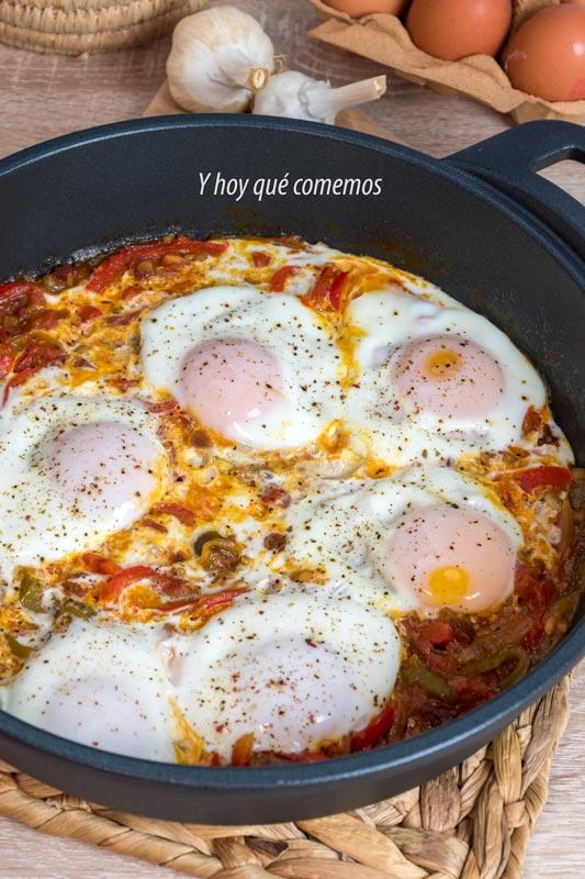 huevos al chilindrón un plato sencillo y unico