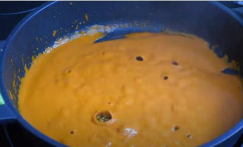 salsa salmorreta lista para echar arroz