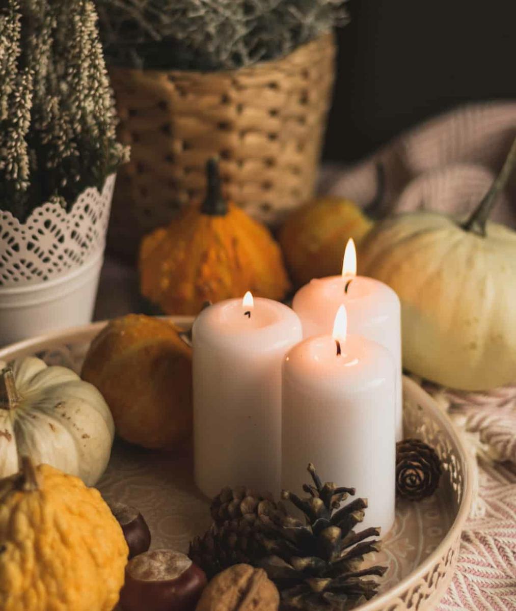 velas y calabazas para decorar