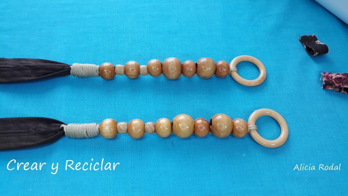 En esta publicación te muestro cómo puedes transformar bolsos viejos o de estilo vintage en bolsitos con un look más joven y actual.