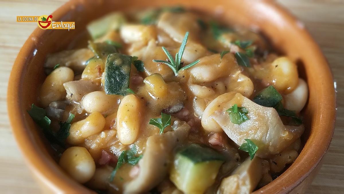 Alubias con jamón y setas