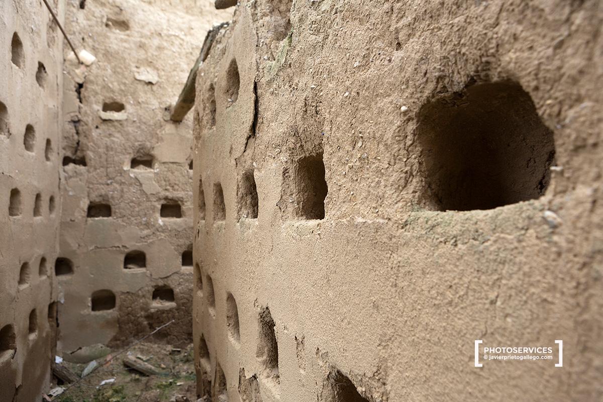 Horacas o nidales de un palomar hundido. Construido en 1885. Localidad de Santoyo. Tierra de Campos. Palencia. Castilla y León. España. © Javier Prieto Gallego