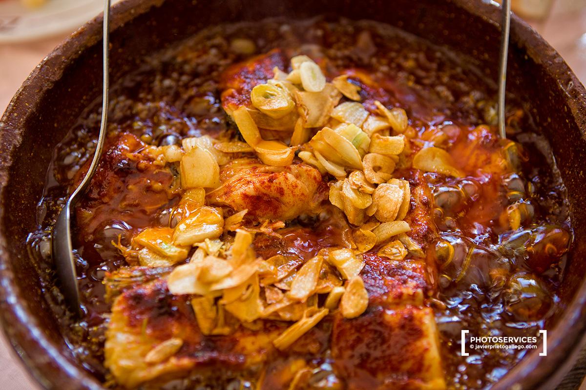 Plato típico. Bacalao al ajo arriero. Valderas. León. Castilla y León. España.