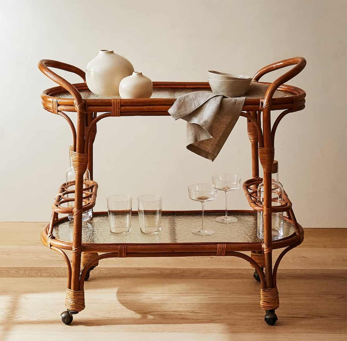 imprescindibles en el comedor mesa camarera