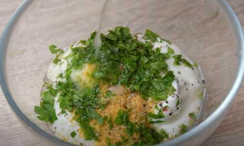 salsa para el pincho de pollo estilo kebab