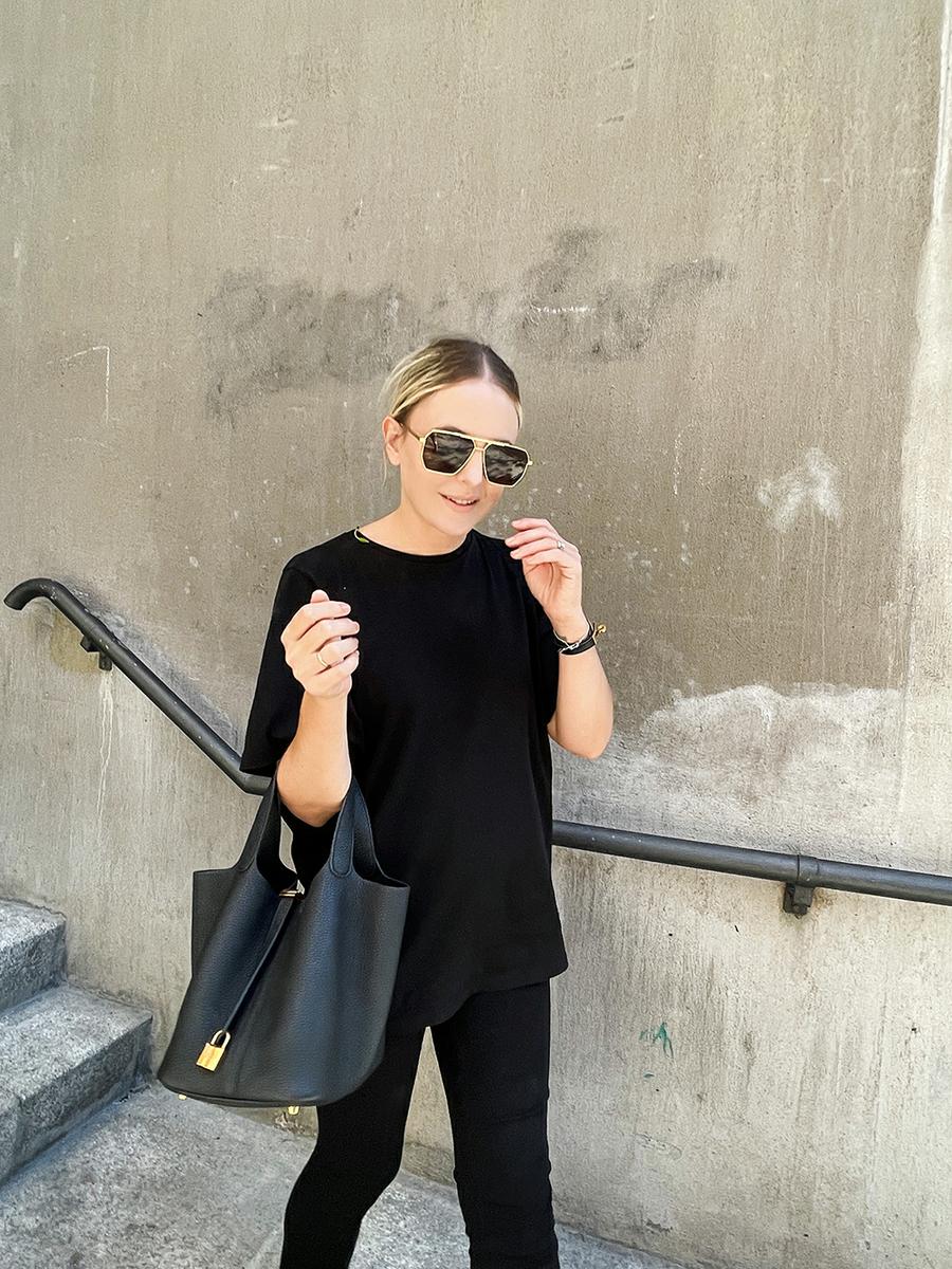 Trini | Toteme t-shirt The Row trousers