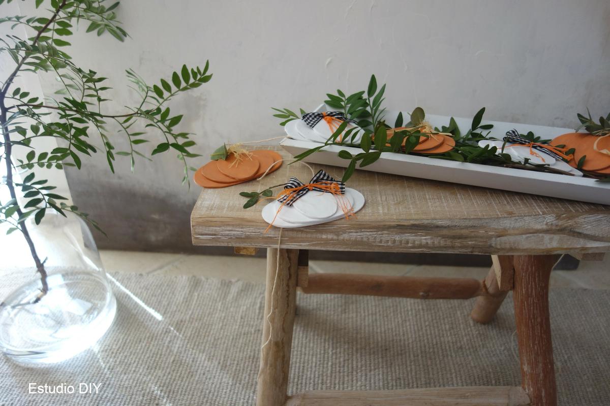 aprende como hacer una divertida guirnalda de calabazas