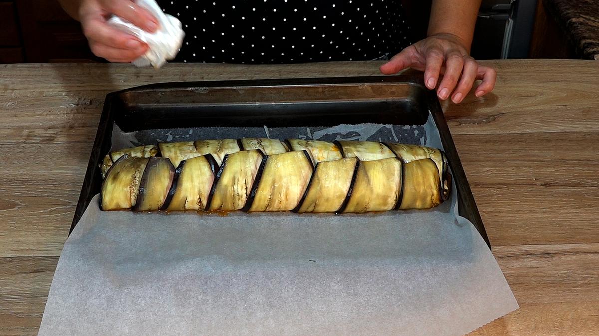 ROLLO DE BERENJENA CON POLLO Y BECHAMEL- Foto 15