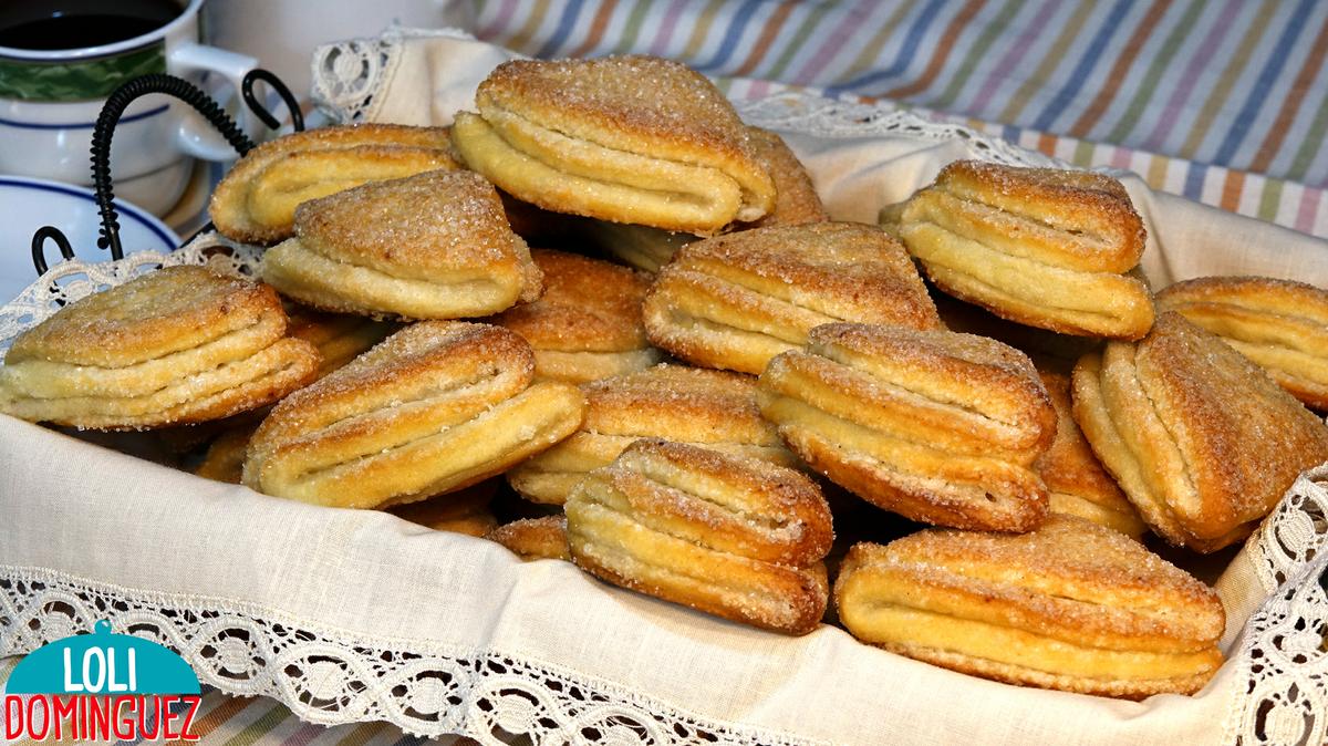 GALLETAS RUSAS, ¡UNA RECETA FACIL QUE TE VA A ENCANTAR! Estas galletas quedan con una textura tierna y de un sabor delicioso, además de aspecto resultan muy bonitas y apetecibles, el ingrediente principal de estas galletas hacen que tenga un sabor muy rico y diferentes a cualquier galleta que hayas comido nunca