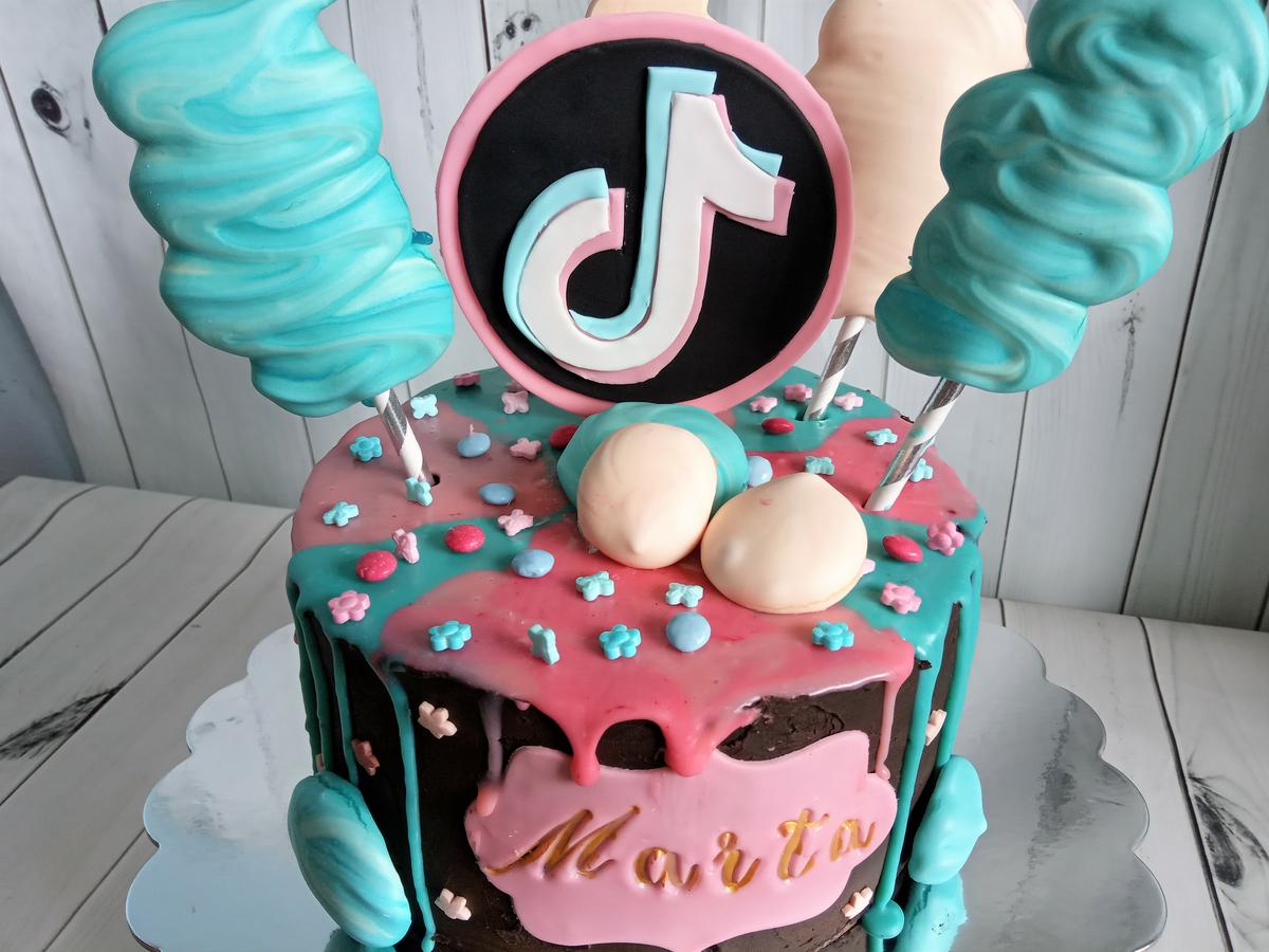 Tarta Tik tok crema