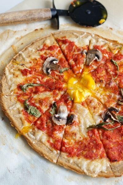 pizza con masa de atún