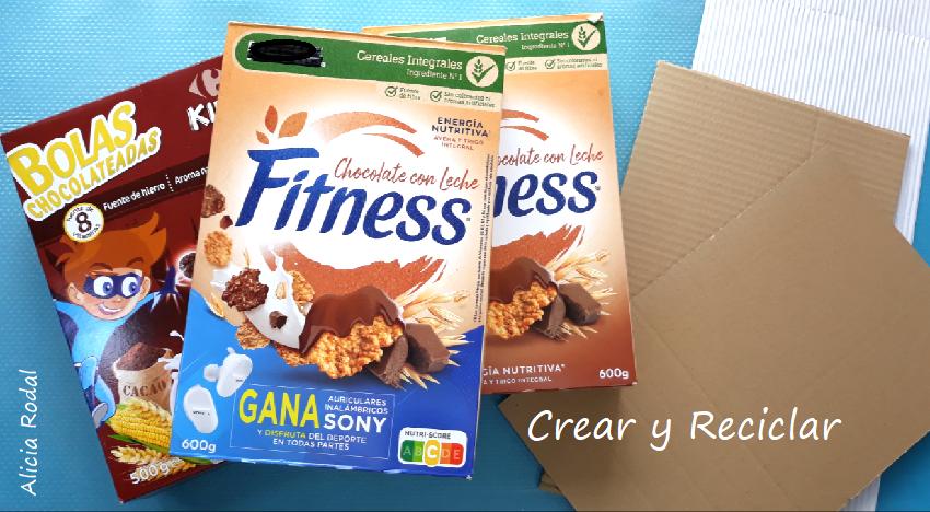 En este tutorial te enseño cómo hacer una linda casita de cartón, con árbol de Navidad y luces, como decoración navideña, para decorar cualquier rincón de tu hogar. Diy