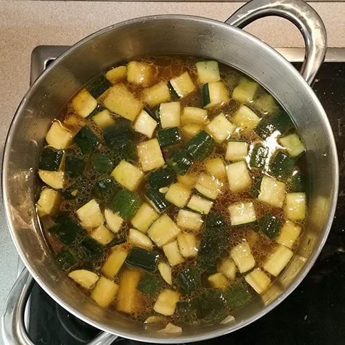 Crema de calabacín con mozzarella fresca - Puré para triturar