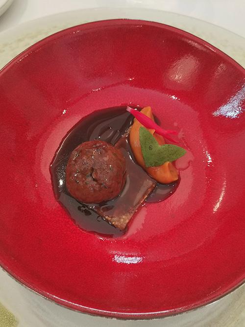 Albóndigas de ciervo, boniato e higos