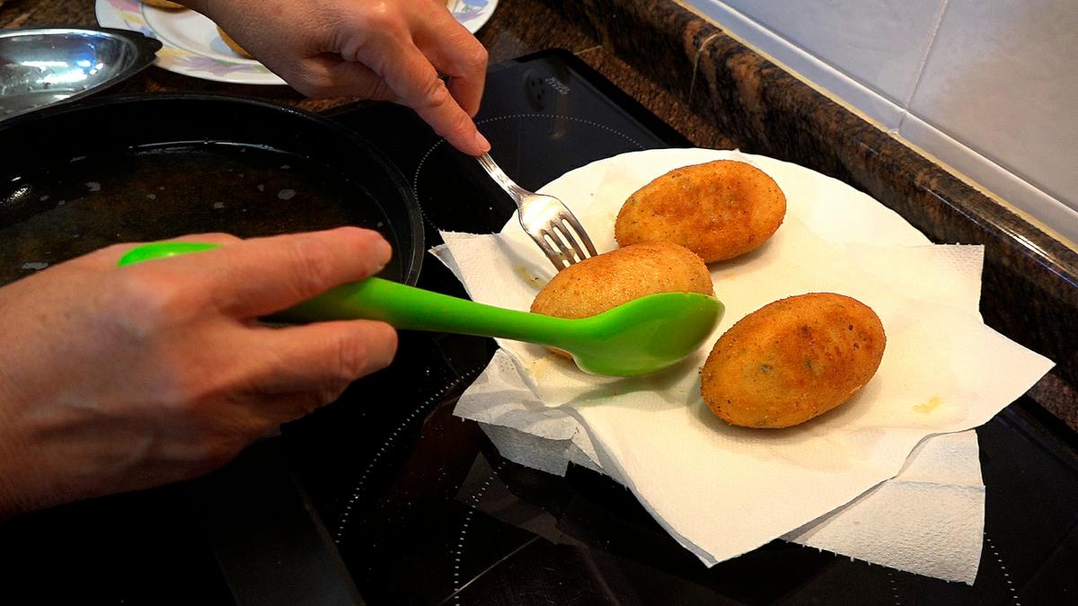 CROQUETONES DE PATATA (PAPAS) RELLENOS DE JAMÓN Y QUESO - Foto 15