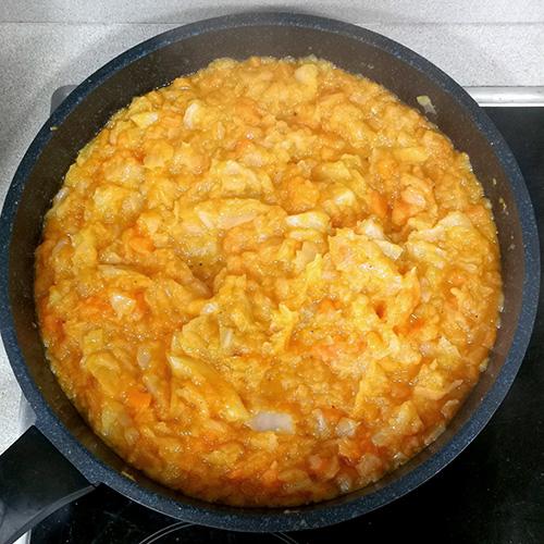 Trinxat de otoño con magret curado - Sofreir hortalizas