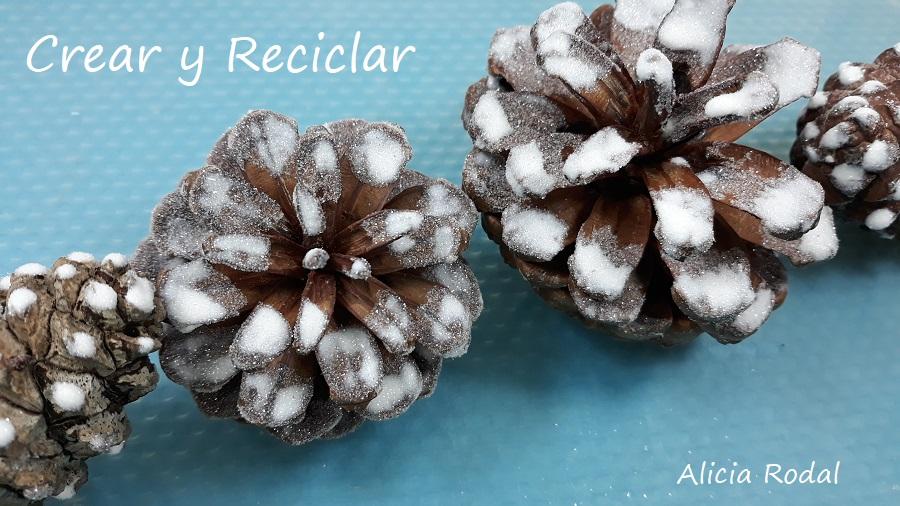 En este tutorial te enseño una idea o diseño con dos posibles funciones, lo podemos usar como centro de mesa para la decoración de la cena de Navidad, como decoración de una mesa en la entrada, recibidor, pasillo o salón, o como corona para decorar la puerta de entrada de nuestro hogar o también lo podemos colgar en la pared de nuestro salón.