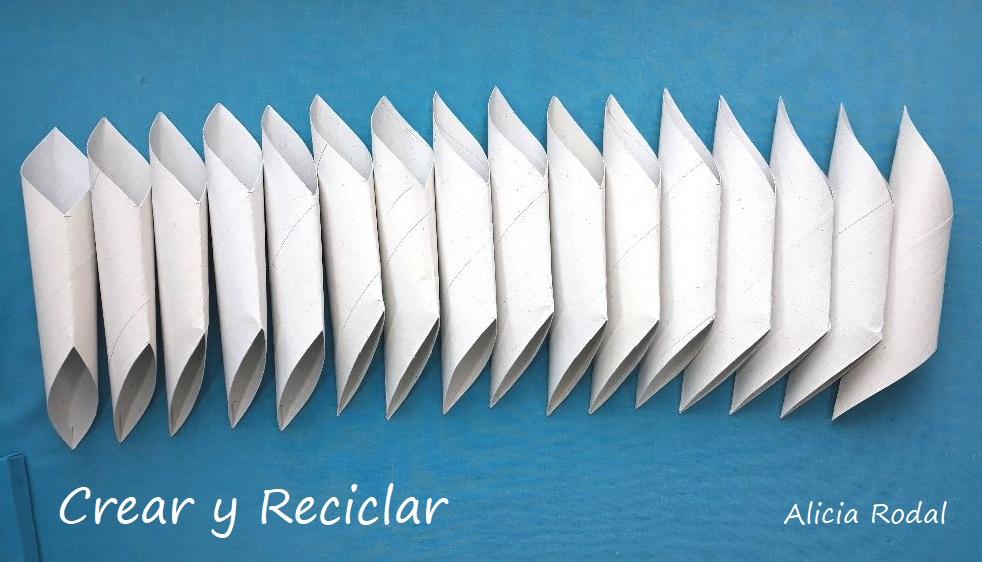 En este tutorial te enseño una idea o diseño con dos posibles funciones, lo podemos usar como centro de mesa para la decoración de la cena de Navidad, como decoración de una mesa en la entrada, recibidor, pasillo o salón, o como corona para decorar la puerta de entrada de nuestro hogar o también lo podemos colgar en la pared de nuestro salón.