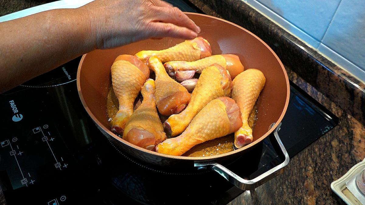 POLLO EN SALSA CON LA RECETA DE MI MADRE - Foto 3