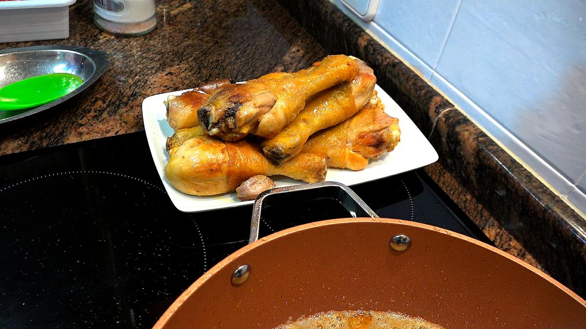 POLLO EN SALSA CON LA RECETA DE MI MADRE - Foto 4