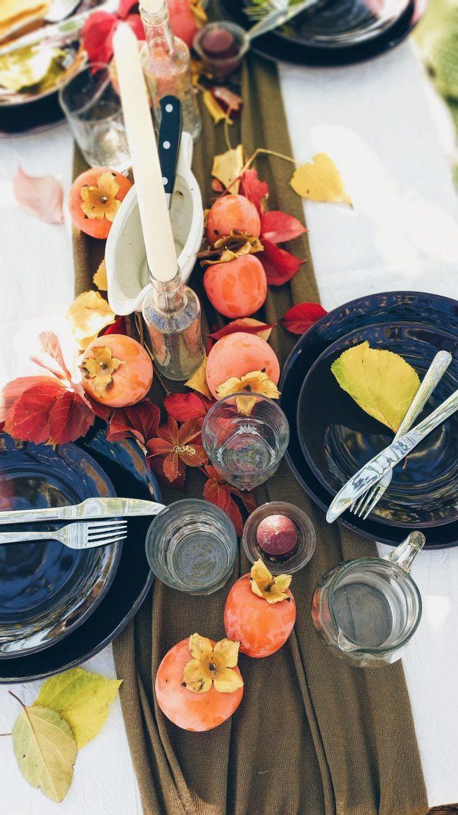 Detalles de una mesa de otoño
