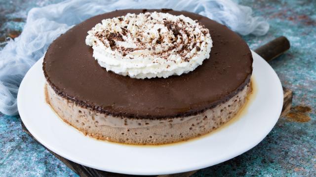 flan de chocolate y huevo