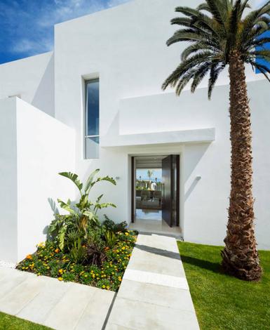 Ideas de casas blancas y modernas con jardín