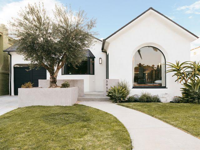 Ideas de casas blancas y modernas con jardín