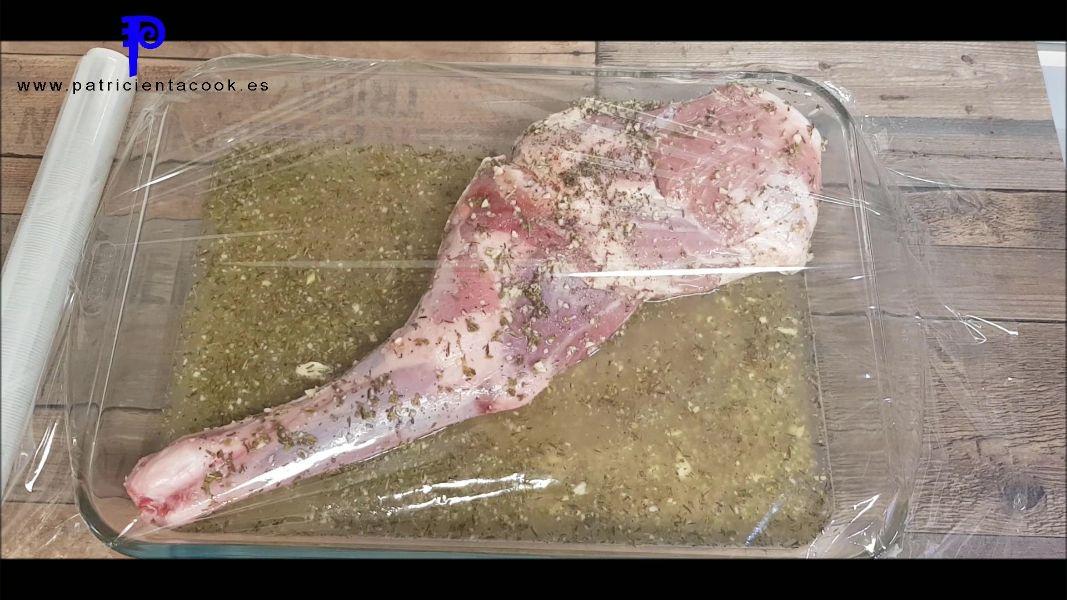 Paletilla de cordero a la griega con salsa de arándanos - patricienta cook