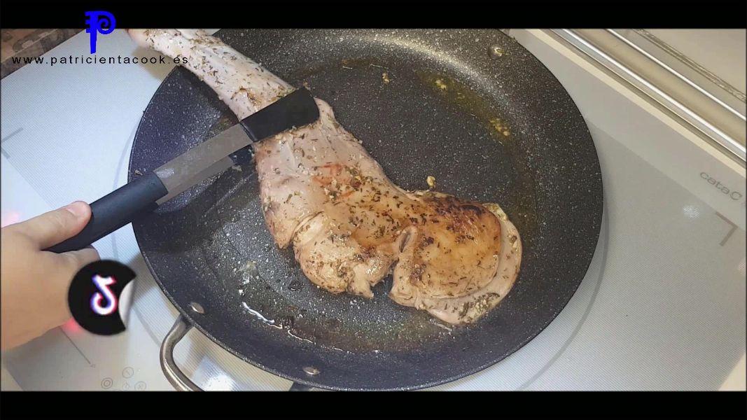 Paletilla de cordero a la griega con salsa de arándanos - patricienta cook