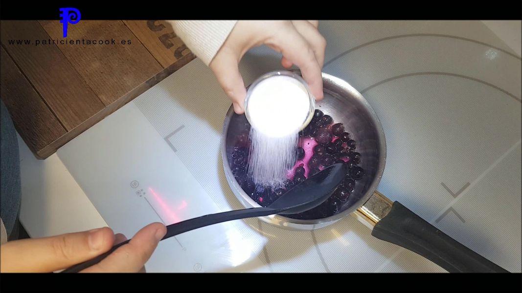 Paletilla de cordero a la griega con salsa de arándanos - patricienta cook